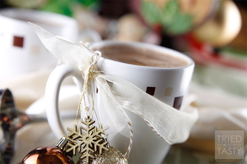 Homemade Hot Chocolate // A warm chocolate drink that will keep you toasty on the long cold winter nights. | Tried and Tasty