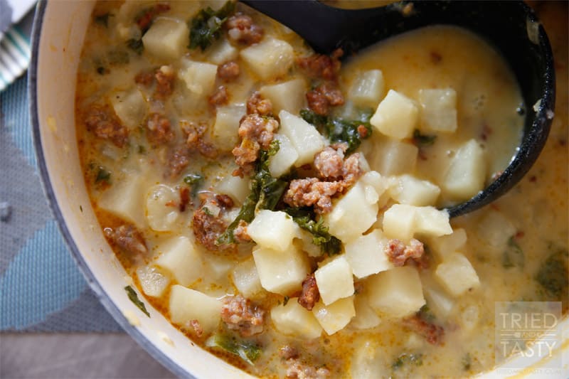 Copycat Olive Garden Zuppa Toscana // A delicious copycat of one of my very favorite soups! Make this Copycat Olive Garden's Zuppa Toscana Soup at home next time you feel like going out. | Tried and Tasty