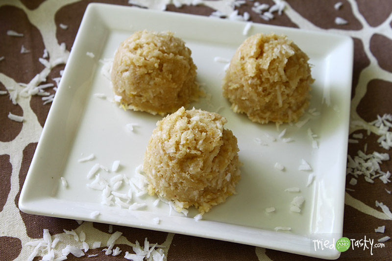 Coco-roons // If you are a fan of coconut, you will love these delightful little treats! | Tried and Tasty