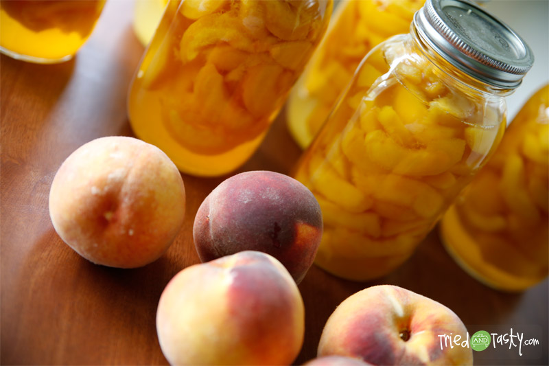Canning Peaches // Try canning your fresh peaches so you can enjoy them all year! | Tried and Tasty