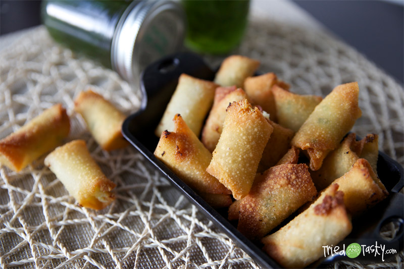 Mini Pepper Jelly Eggroll Bites // This is an easy appetizer idea and a great new way to use pepper jelly! | Tried and Tasty