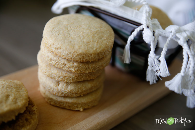Whole Wheat Buttermilk Biscuits // Cooking with whole wheat doesn't have to be scary! These Whole Wheat Buttermilk Biscuits are fluffy and delicious! | Tried and Tasty