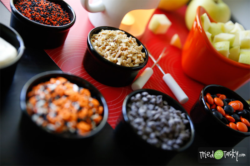 Caramel Apple Fondue // It will be hard to say no to this delicious Caramel Fondue! | Tried and Tasty