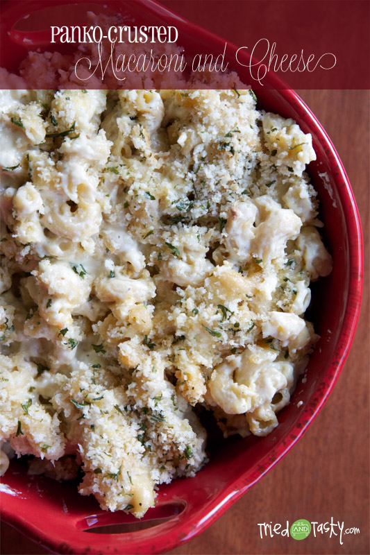 Panko-Crusted Macaroni and Cheese // The panko crumbs on this mac and cheese makes it a little extra yummy! | Tried and Tasty