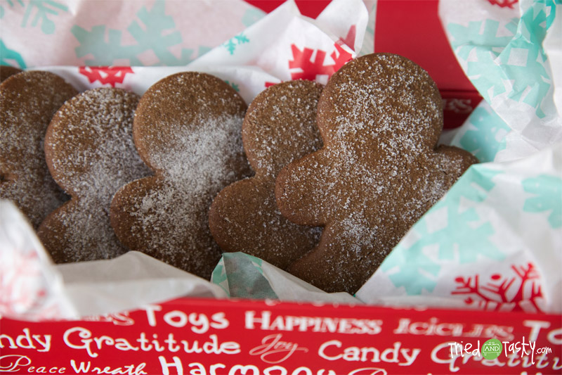 Old Fashioned Molasses Cookies // These rich and flavorful cookies taste just like Christmas! | Tried and Tasty