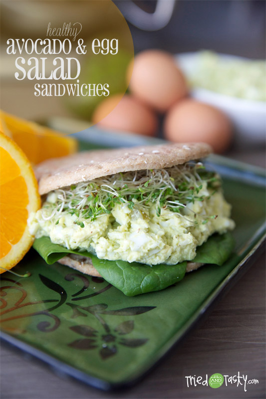 Healthy Avocado & Egg Sandwiches // Not only is this healthy, but it's also FILLING! A nice twist on the classic egg salad! | Tried and Tasty