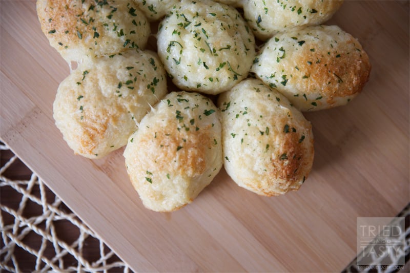 Savory Spring Pull Apart Made with Rhodes Rolls // A savory treat that's the perfect follow-up to an afternoon in the garden! | Tried and Tasty