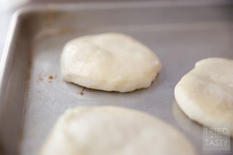 Quick & Easy Cheater Hamburger Buns // Want a homemade hamburger bun without all of the fuss? Try these, they will impress any guest and take little to no effort! | Tried and Tasty