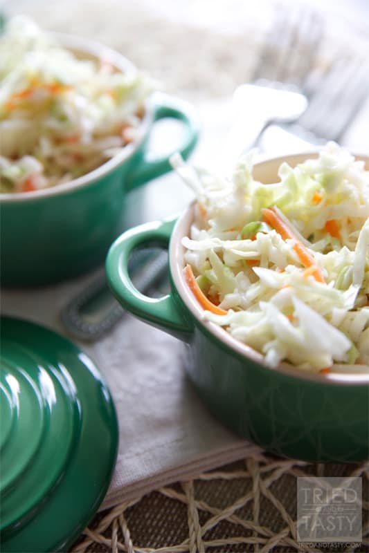 Quick & Easy Homemade Coleslaw Recipe // Nothin beats a crisp coleslaw to add to your favorite summer meal. Whip this up in no time and serve along side your favorite burgers, some fresh fruit a delicious potato salad and ice cold lemonade! | Tried and Tasty