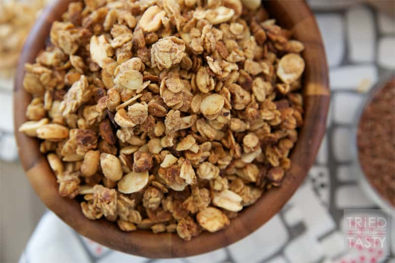 Peanut Butter Granola // A great way to start your morning. Make ahead to have a quick breakfast on the go ready all week! | Tried and Tasty