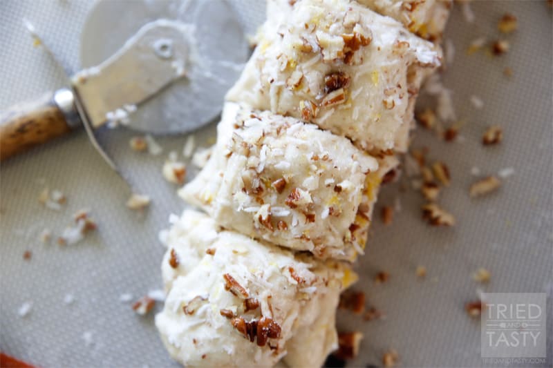 Coconut Lemon Pecan Pull-Apart Bread // The most delicious pull-apart loaf you'll find! If you love coconut, you will fall in love with this Coconut Lemon Pecan Pull Apart Bread! | Tried and Tasty