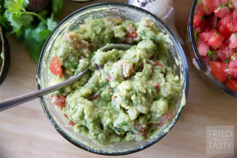 Copycat Cafe Rio Guacamole // Guacamole is the perfect topping for all of your favorite Mexican dishes. Anything from enchiladas to tacos, burritos to salads. Enjoy this guacamole recipe next time you're feasting on your traditional favorites! | Tried and Tasty