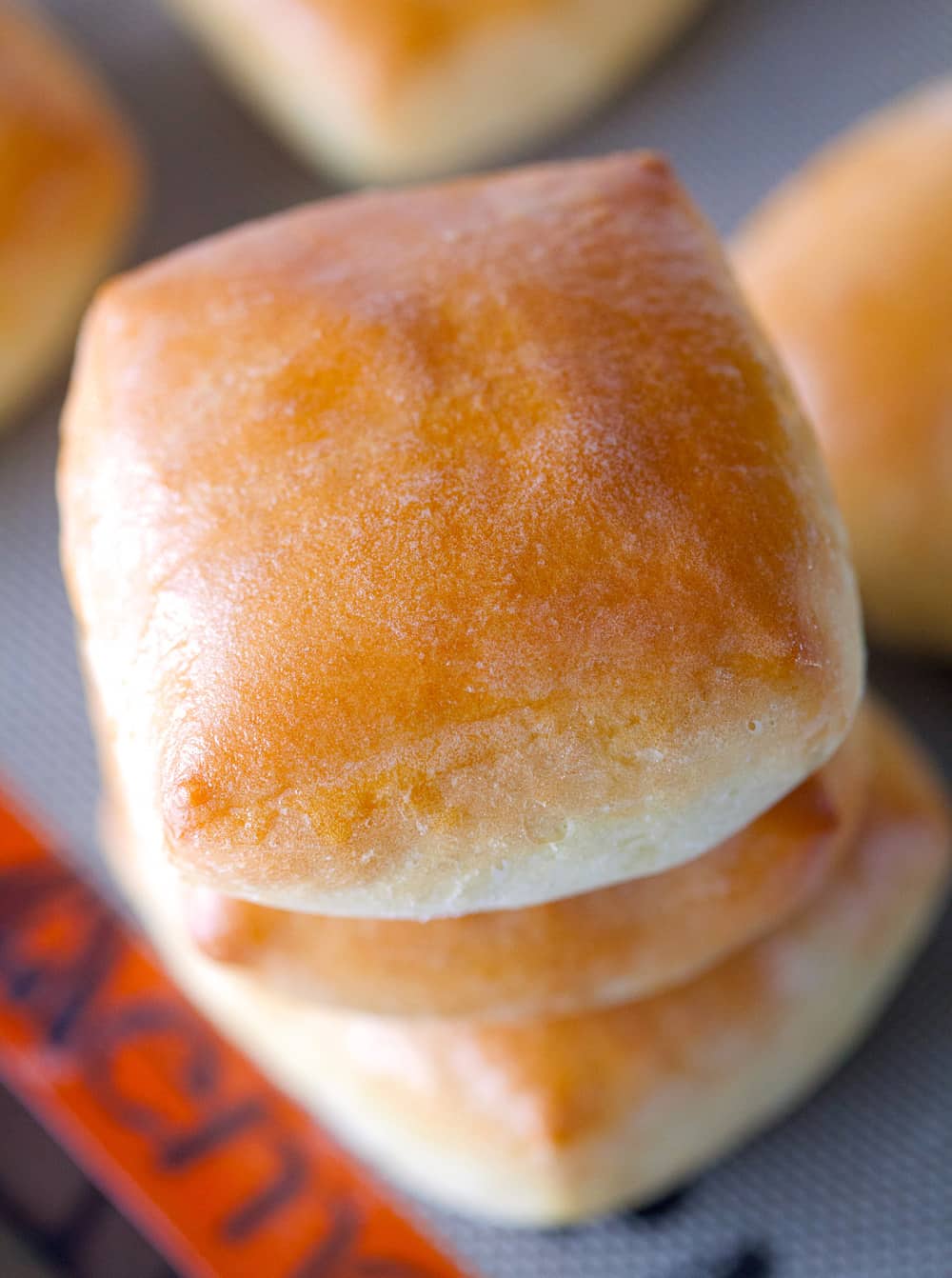 Texas Roadhouse Rolls // Deliciously Yum