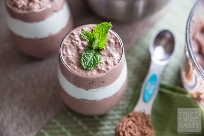Mint Chocolate Chia Seed Pudding // Chia seed pudding is all the rage and this mint chocolate version does not disappoint! For a super healthy treat you can even enjoy for breakfast - make this quick & simple snack in less than 15 minutes! |Tried and Tasty