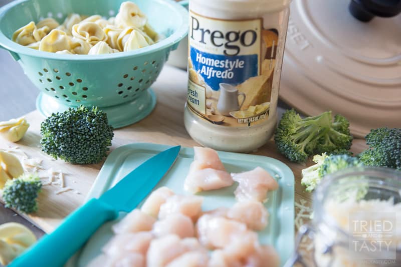 One Pot Chicken & Broccoli Tortellini // Five ingredients, 30 minutes, and one delicious dinner the whole family will love! Made with Prego Alfredo you'll have a flavorful & saucy dinner perfect for any day of the week! | Tried and Tasty