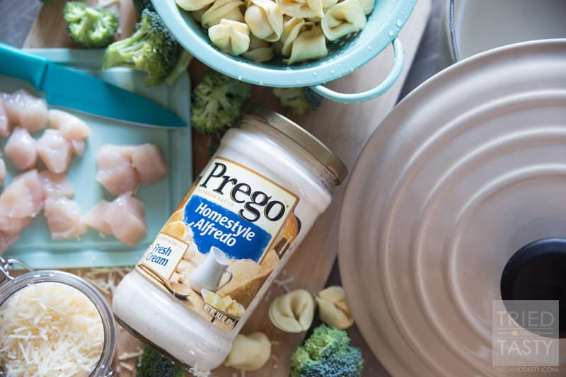 One Pot Chicken & Broccoli Tortellini // Five ingredients, 30 minutes, and one delicious dinner the whole family will love! Made with Prego Alfredo you'll have a flavorful & saucy dinner perfect for any day of the week! | Tried and Tasty