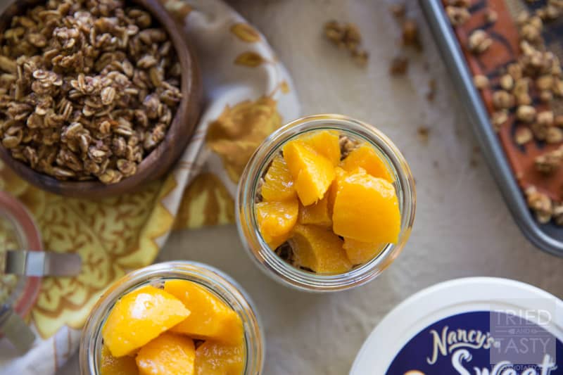Peaches and Cream Parfait // This delicious parfait is both simple & healthy. Easy to throw together and perfect for any morning on the go! | Tried and Tasty