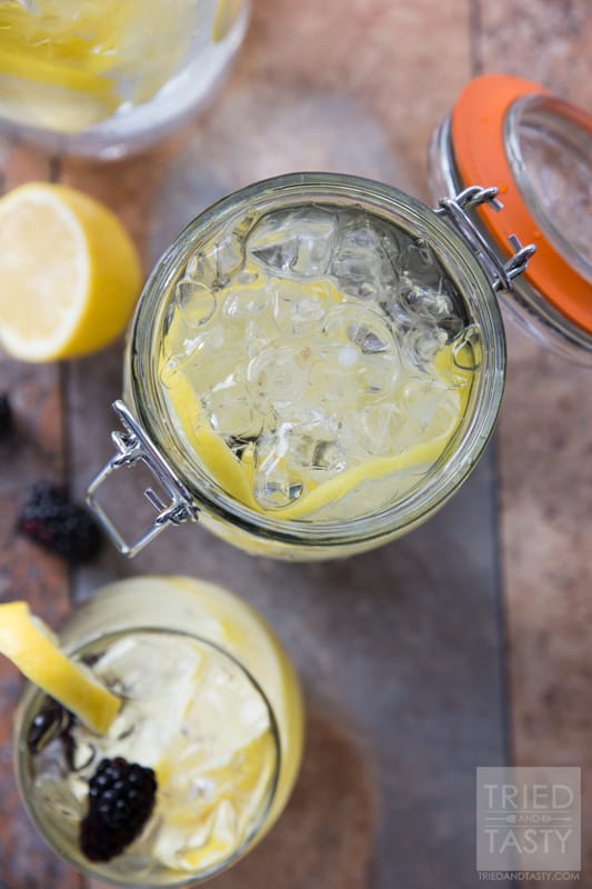 Blackberry Lemon Infused Water // If you haven't yet tried fruit infused water then you are missing out. This Blackberry Lemon Infused Water is more refreshing than I can describe. Plus, it's super simple to put together - you've got to give it a try! Great for the hot summer months, but still delicious any other time of the year. | Tried and Tasty