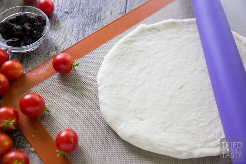 Pizza Pie // This scrumptious Pizza Pie is sure to be a favorite for the whole family! | Tried and Tasty