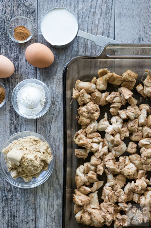 Apple Streusel Breakfast Bake // Cinnamon Rolls and apples are a great combination! | Tried and Tasty