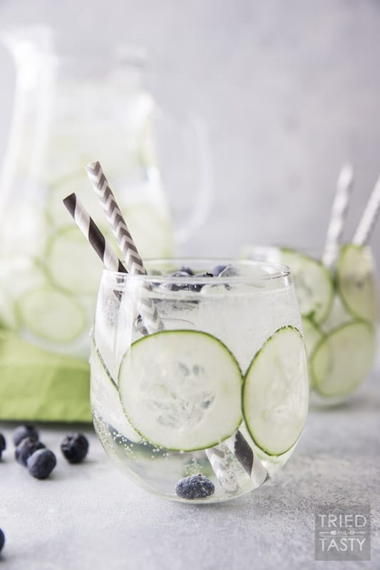 Sparkling Cucumber Blueberry Spa Water // This refreshing 3-ingredient spritzer will transport you to a place of relaxation. This energizing drink is the perfect thirst quencher! | Tried and Tasty