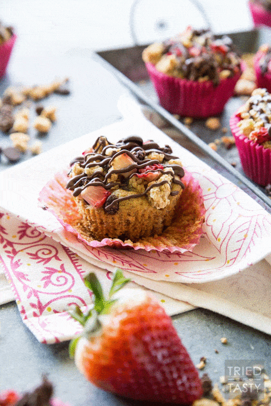 Chocolate Covered Strawberry Banana Muffins // Wake up to these gorgeous muffins on Valentine's Day or any other day! If you love chocolate covered strawberries then you will love these delicious muffins. So soft, so sweet and so very pretty! | Tried and Tasty