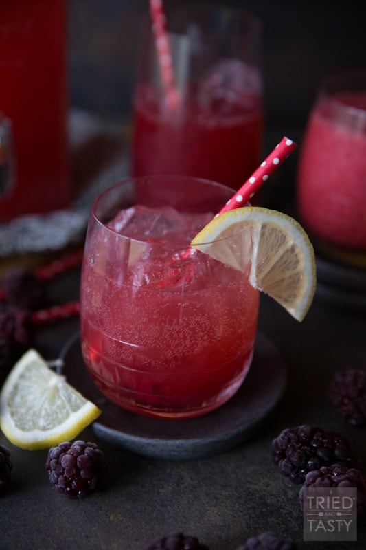 Blackberry Vanilla Lemon Spritzer | This refreshing and delicious blackberry spritzer is fizzy, tart, and sweet all at once! | Tried and Tasty