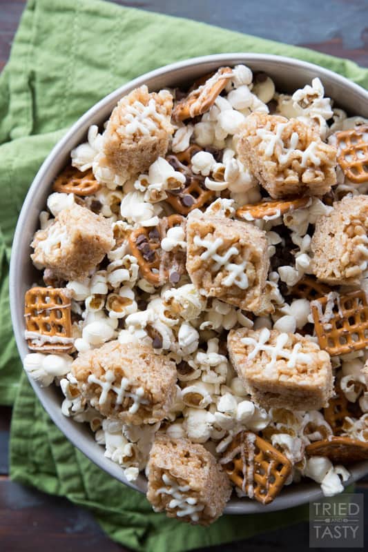 Football Snack Mix // This amazing football mix is perfect for your Super Bowl party. Say goodbye to plain old popcorn, and hello to the sweet and salty flavors of this delectable mix! | Tried and Tasty